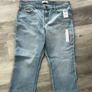 Levi’s Denizen Jeans (high rise/straight leg)